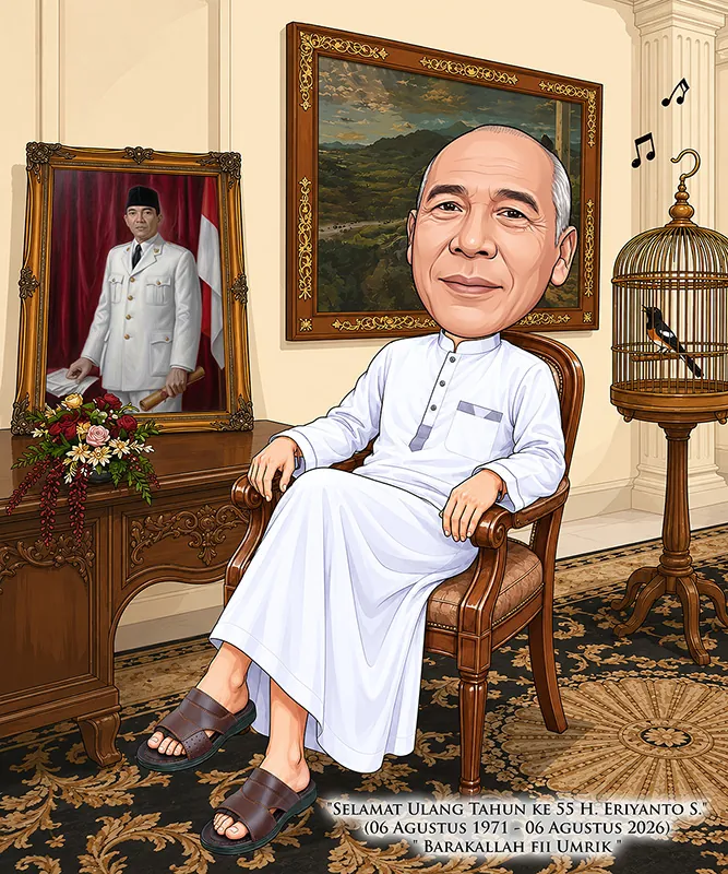 Karikatur pria lanjut usia berambut putih mengenakan jubah panjang putih dan sandal kulit cokelat, duduk santai di kursi kayu berukir dengan kaki disilangkan, dengan latar ruang tamu bergaya Jawa klasik berisi meja rias antik, lukisan pemandangan, potret pahlawan berseragam putih, dan sangkar burung berukir.